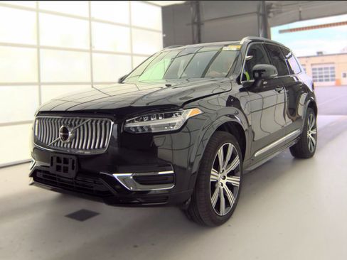 Used 2024 Volvo XC90 T8 Ultimate w/ Protection Package Premier AWD/4WD image 1