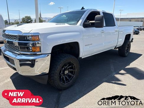Used 2019 Chevrolet Silverado 2500 LT AWD/4WD image 17