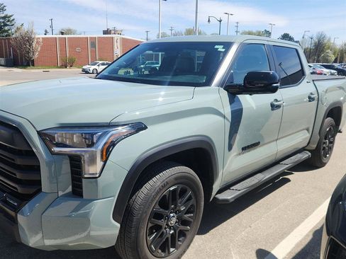 Used 2025 Toyota Tundra Limited AWD/4WD image 10