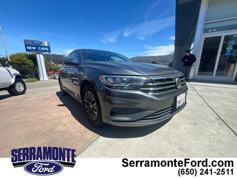 Used 2019 Volkswagen Jetta SE FWD image 1