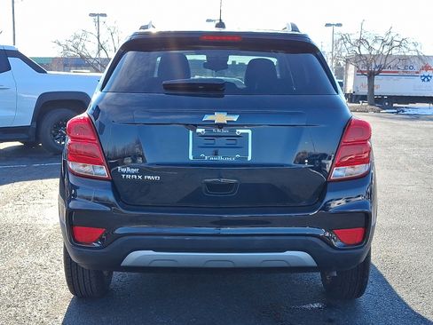 Used 2022 Chevrolet Trax LT w/ LT Convenience Package image 5