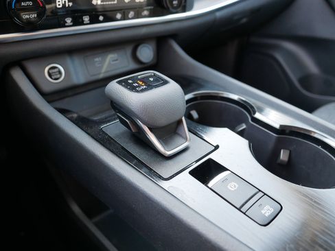 Certified 2023 Nissan Rogue SV image 24