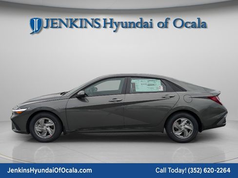New 2026 Hyundai Elantra SE image 7