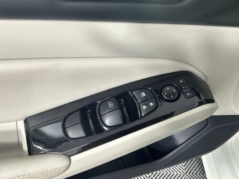 Used 2023 Nissan Altima 2.5 SV FWD image 13