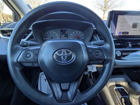 Used 2025 Toyota Corolla LE image 16