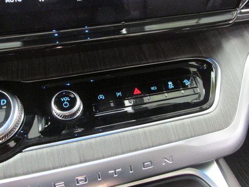 New 2025 Ford Expedition Platinum image 43