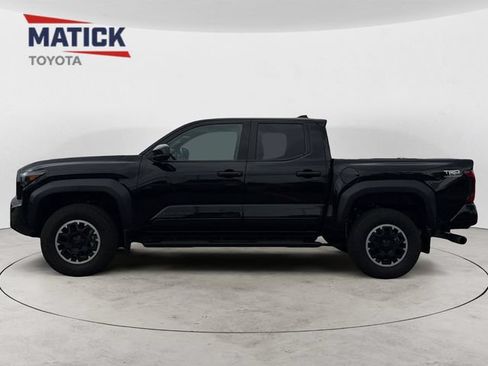 Used 2024 Toyota Tacoma TRD Off-Road AWD/4WD image 4