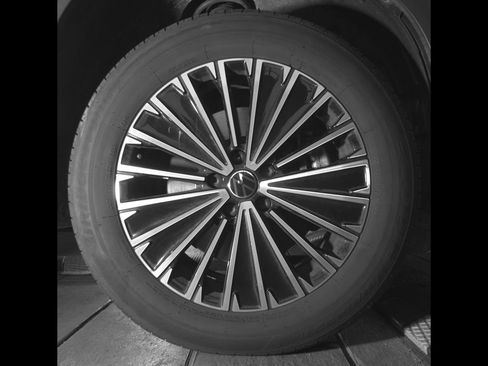 Certified 2025 Volkswagen Tiguan S w/ 18" Wheel Package AWD/4WD image 11