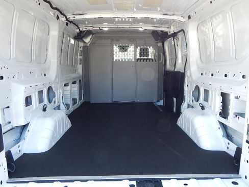 Used 2018 Ford Transit 150 130 Low Roof RWD image 3
