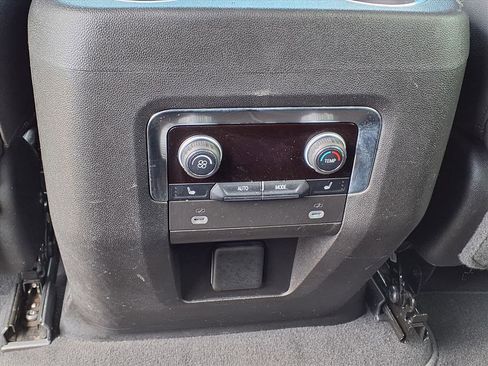 Used 2024 Chevrolet Suburban RST w/ Luxury Package image 17