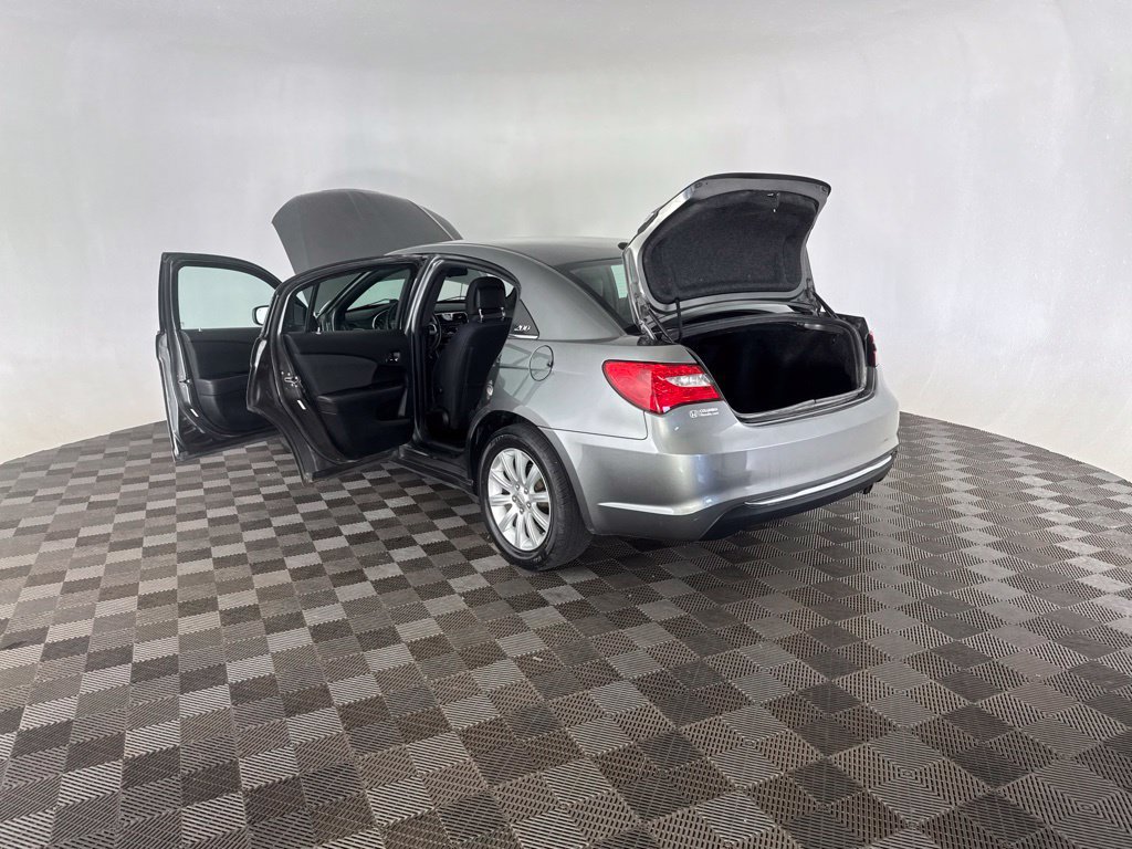 Used 2012 Chrysler 200 Touring w/ Cold Weather Group FWD image 18