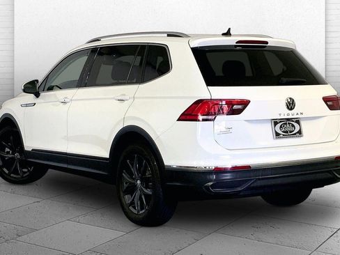 Used 2024 Volkswagen Tiguan SE FWD image 11