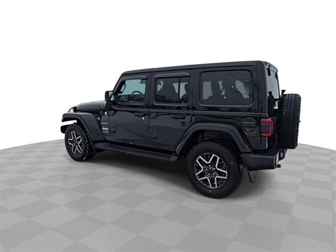 Used 2024 Jeep Wrangler Sahara image 6