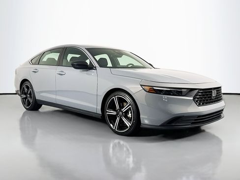 Certified 2023 Honda Accord Sport image 3