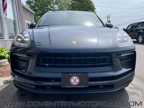 Used 2022 Porsche Macan AWD/4WD image 3