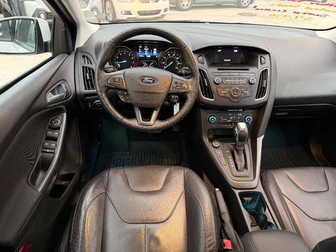 Used 2016 Ford Focus SE w/ Equipment Group 201A image 4