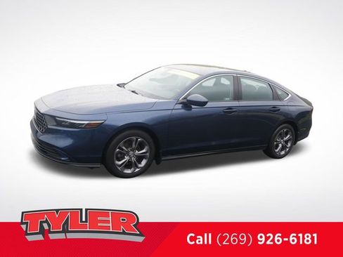 Used 2024 Honda Accord EX image 3