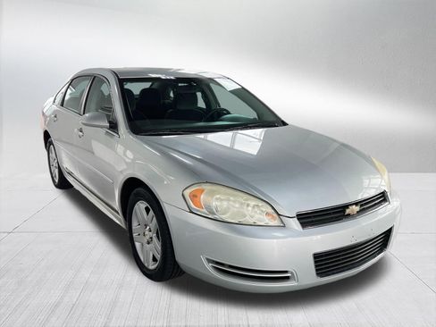 Used 2011 Chevrolet Impala LT FWD image 3