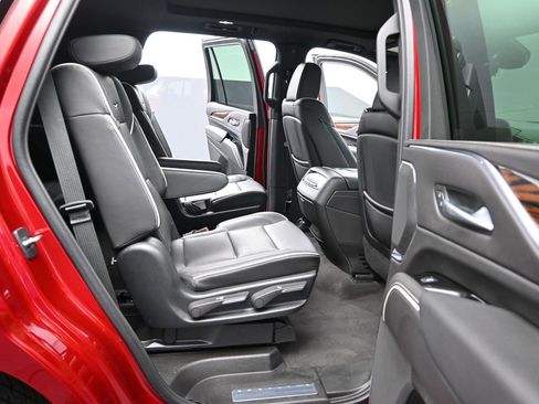 Certified 2024 Cadillac Escalade Premium Luxury image 15