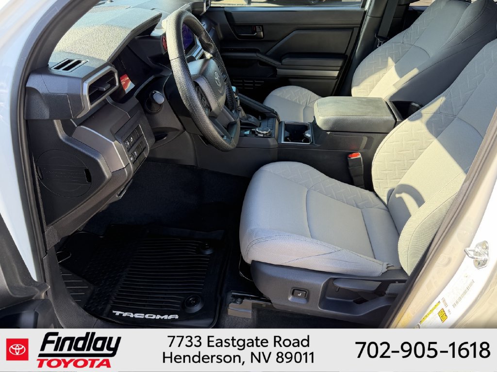 Used 2025 Toyota Tacoma SR5 AWD/4WD image 5