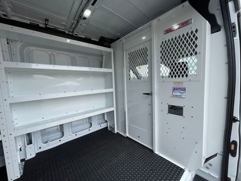 New 2026 Ford Transit 250 148 Medium Roof RWD image 31