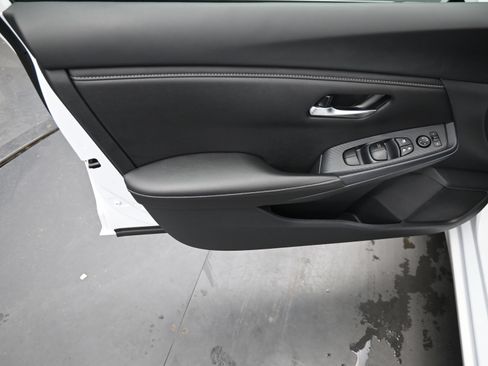 Used 2025 Nissan Sentra SV FWD image 10