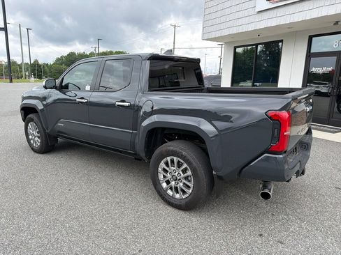 Used 2025 Toyota Tacoma Limited AWD/4WD image 6