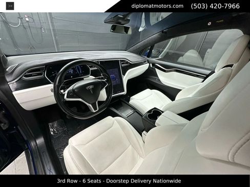 Used 2017 Tesla Model X 90D image 17