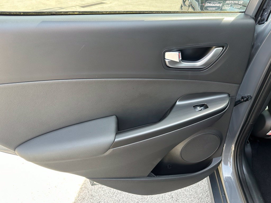 Used 2023 Hyundai Kona Limited FWD image 10