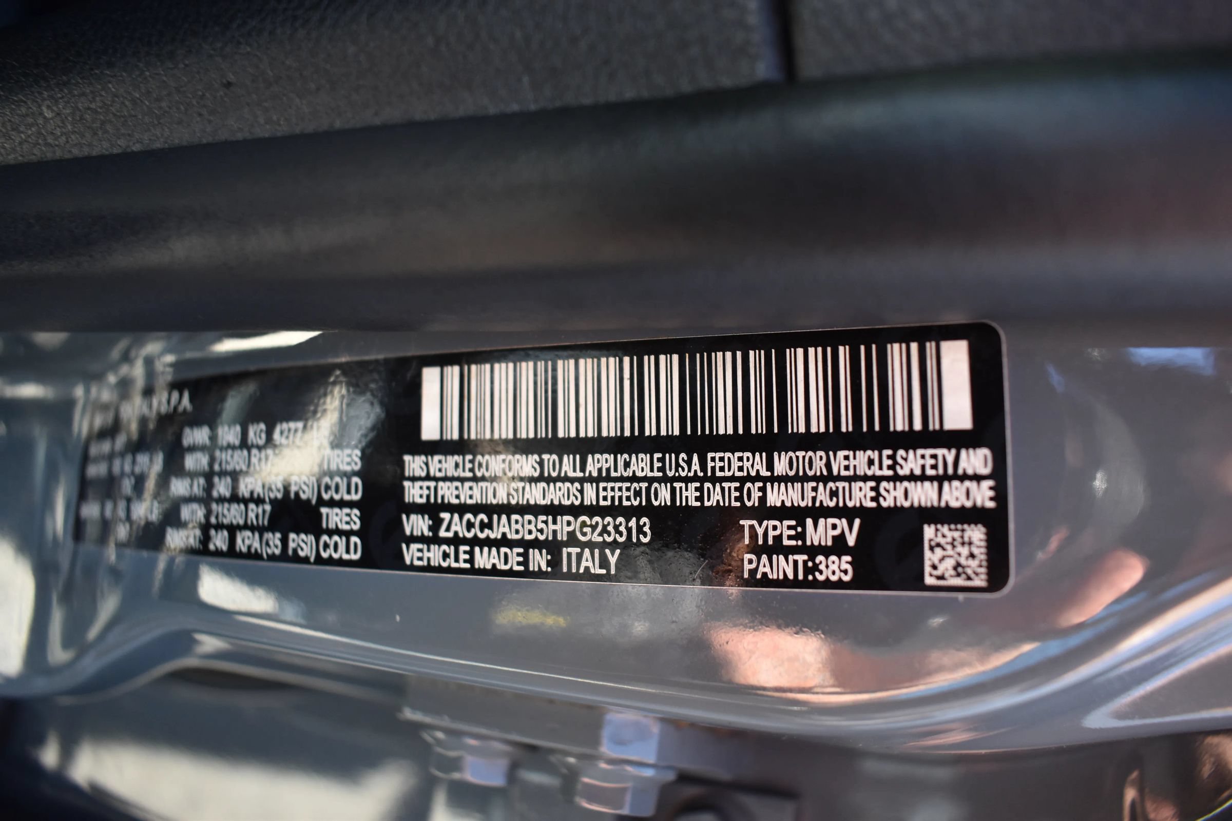 Used 2017 Jeep Renegade Latitude FWD image 32