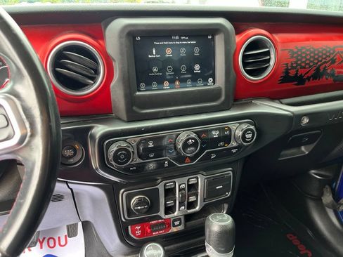 Used 2018 Jeep Wrangler Unlimited Rubicon AWD/4WD image 10