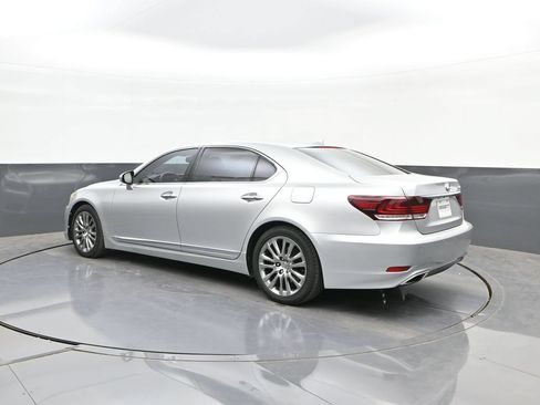 Used 2013 Lexus LS 460 L w/ Ultra Luxury Pkg RWD image 5
