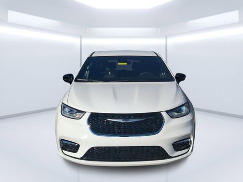 New 2026 Chrysler Pacifica Select image 8