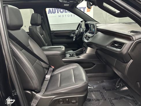 Used 2022 Chevrolet Tahoe Z71 w/ Luxury Package AWD/4WD image 19