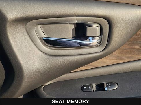 Used 2023 Nissan Murano Platinum w/ Cargo Package image 32