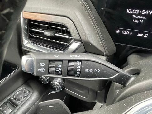 Used 2025 GMC Yukon XL Denali AWD/4WD image 27