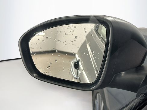 Used 2025 Nissan Altima 2.5 SV image 16