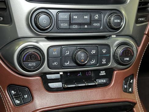 Used 2018 Chevrolet Tahoe Premier AWD/4WD image 37