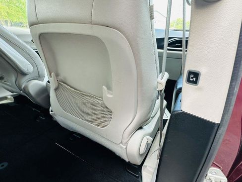Used 2019 Chrysler Pacifica Touring-L w/ Advanced Safetytec Group FWD image 33