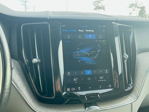 Certified 2022 Volvo XC60 B6 Inscription w/ Advanced Package image 21