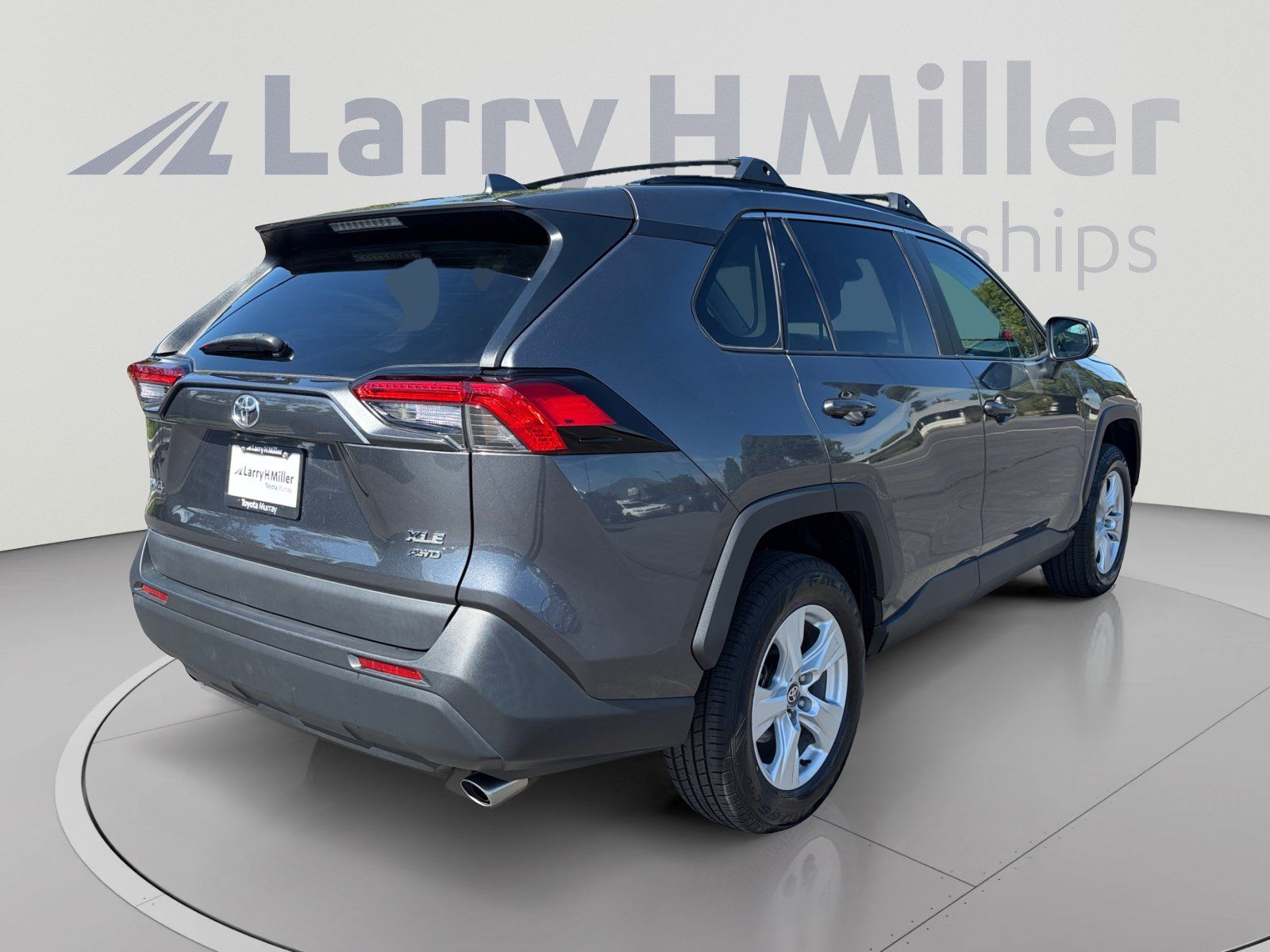 Used 2021 Toyota RAV4 XLE AWD/4WD image 5