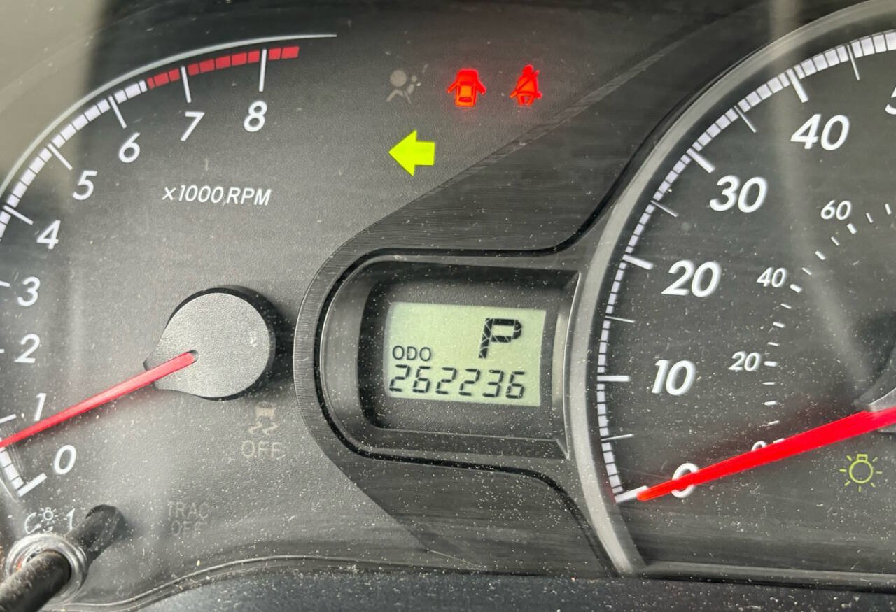 Used 2012 Toyota Sienna LE w/ Towing Pkg AWD/4WD image 16