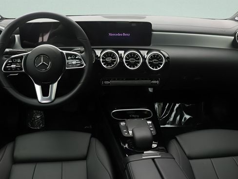 Used 2023 Mercedes-Benz CLA 250 image 7
