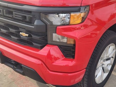 Used 2024 Chevrolet Silverado 1500 Custom image 8
