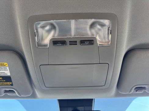 Used 2019 Toyota Highlander LE image 26