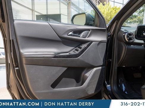 Used 2025 Chevrolet Equinox LT FWD image 14