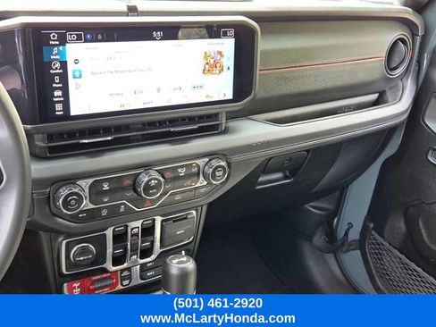 Used 2024 Jeep Wrangler Unlimited Rubicon AWD/4WD image 31