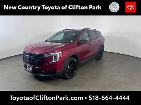 Used 2024 GMC Terrain SLT w/ Elevation Edition AWD/4WD image 7
