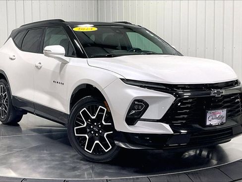 Used 2024 Chevrolet Blazer RS w/ Driver Confidence II Package AWD/4WD image 3
