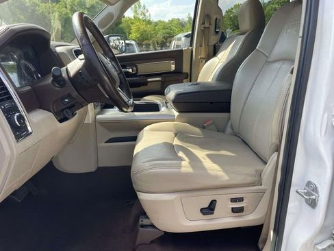 Used 2019 RAM 1500 Laramie w/ Convenience Group AWD/4WD image 14